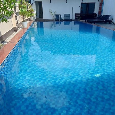 V Central Hotel Vang Vieng Exterior photo